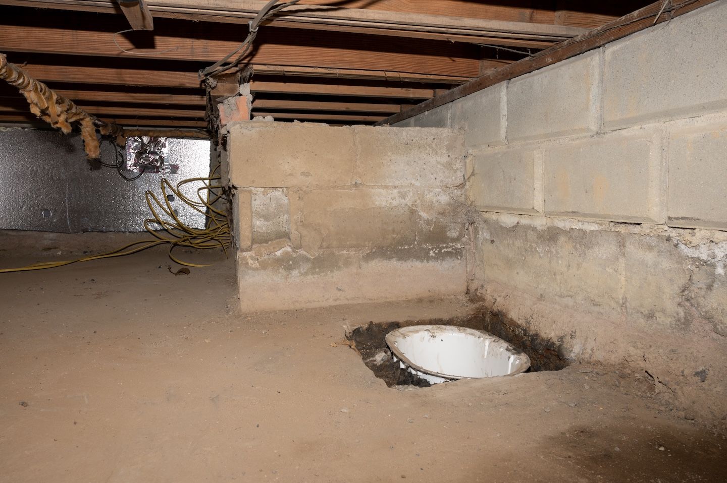 Double-Crawl-Space-Encapsulation-056