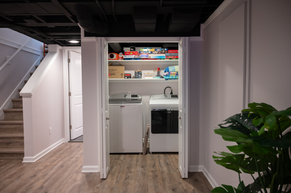 Finished Basement with Full Bathroom and Wet Bar in Redford, MI