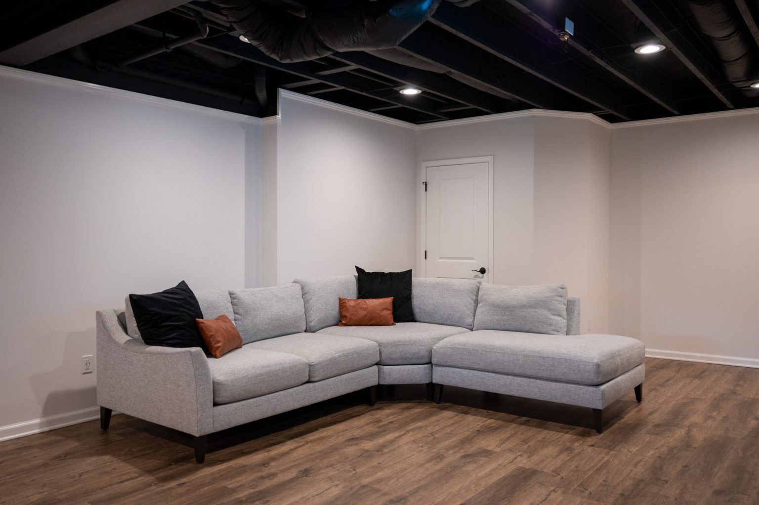 Finished Basement with Guest Room, Bathroom and Bar in New Hudson, MI