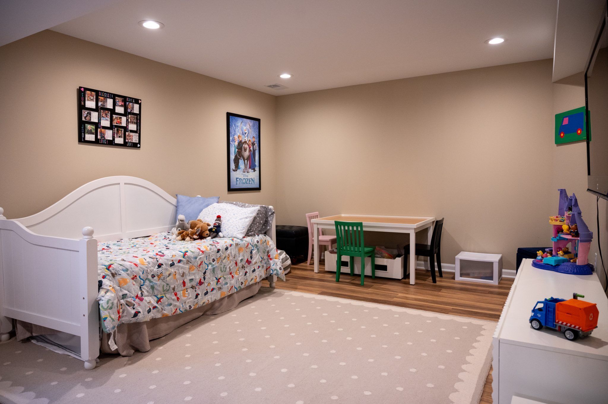 Finished Basement with Kitchen, Guest Room and Bathroom in Northville, MI
