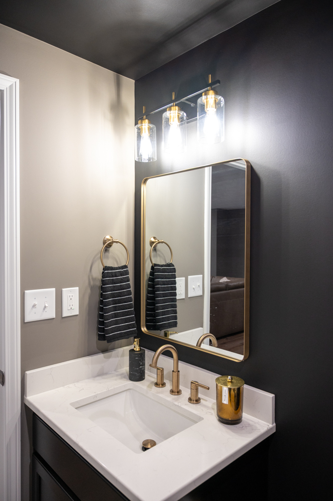 Finished Basement with Seated Bar and Half Bath in South Lyon, MI