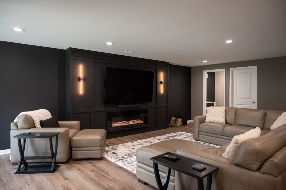 Finished Basement with Seated Bar and Half Bath in South Lyon, MI