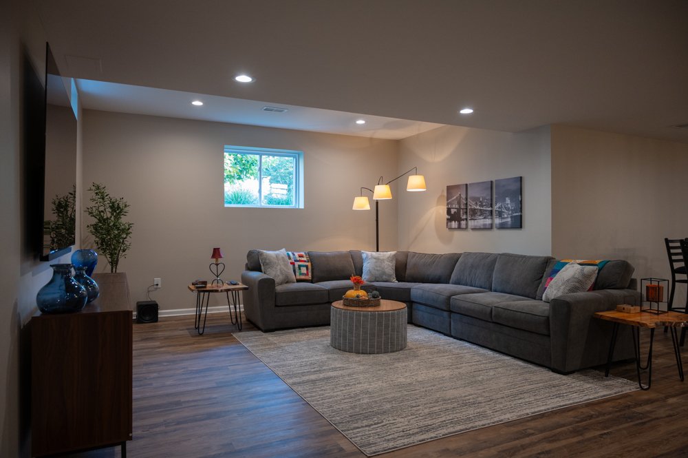Finished Basement with Seated Bar, Home Gym and Bathroom in Rochester, MI