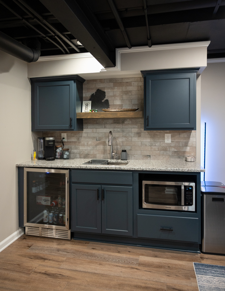 Finished Basement with Wet Bar and Half Bath in Troy, MI