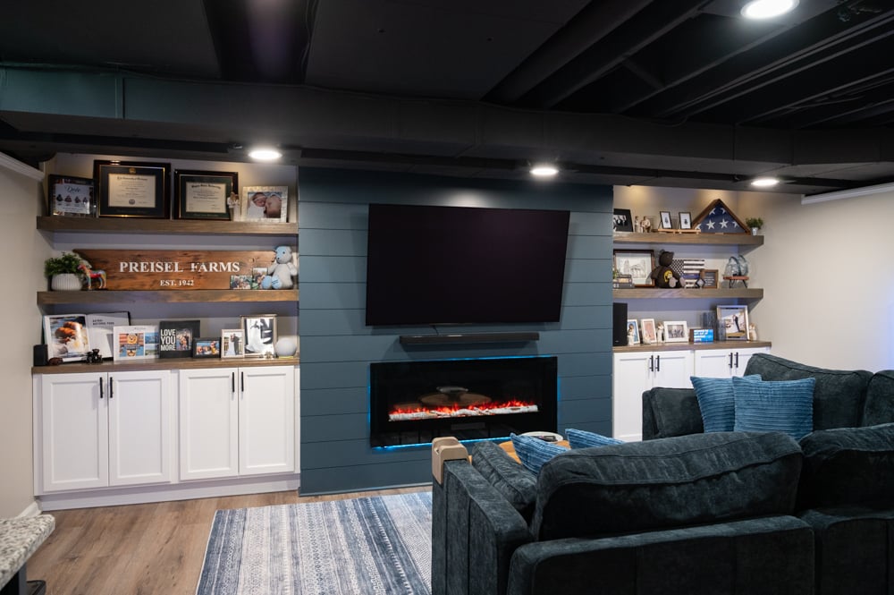 Finished Basement with Wet Bar and Half Bath in Troy, MI