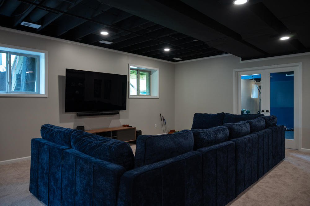 Finished Basement with Wet Bar, Gym and Bathroom in Ann Arbor, MI