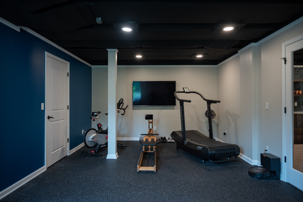 Finished Basement with Wet Bar, Gym and Bathroom in Ann Arbor, MI