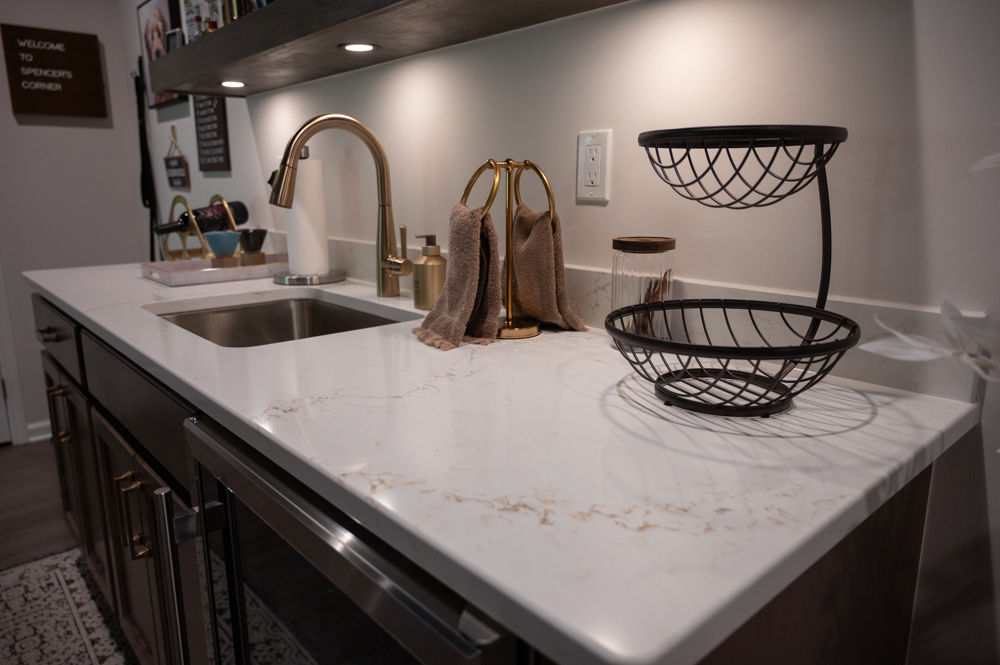 Finished Basement with Wet Bar in West Bloomfield, MI