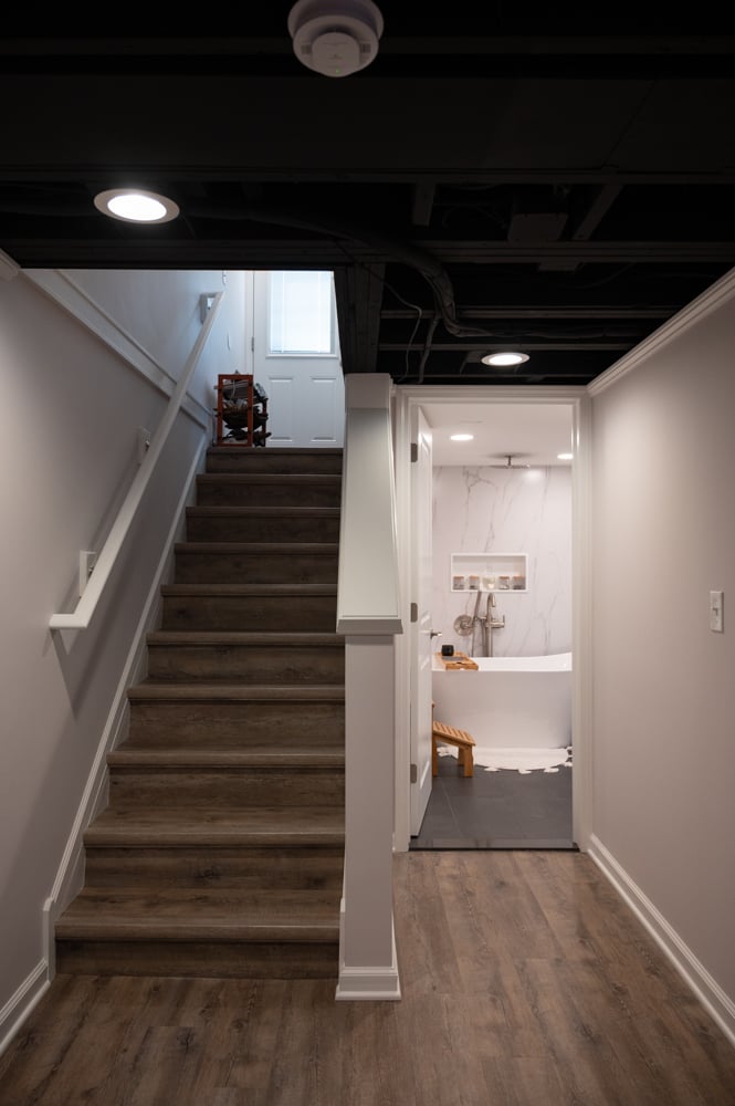 Finished Basement with Full Bathroom and Wet Bar in Redford, MI