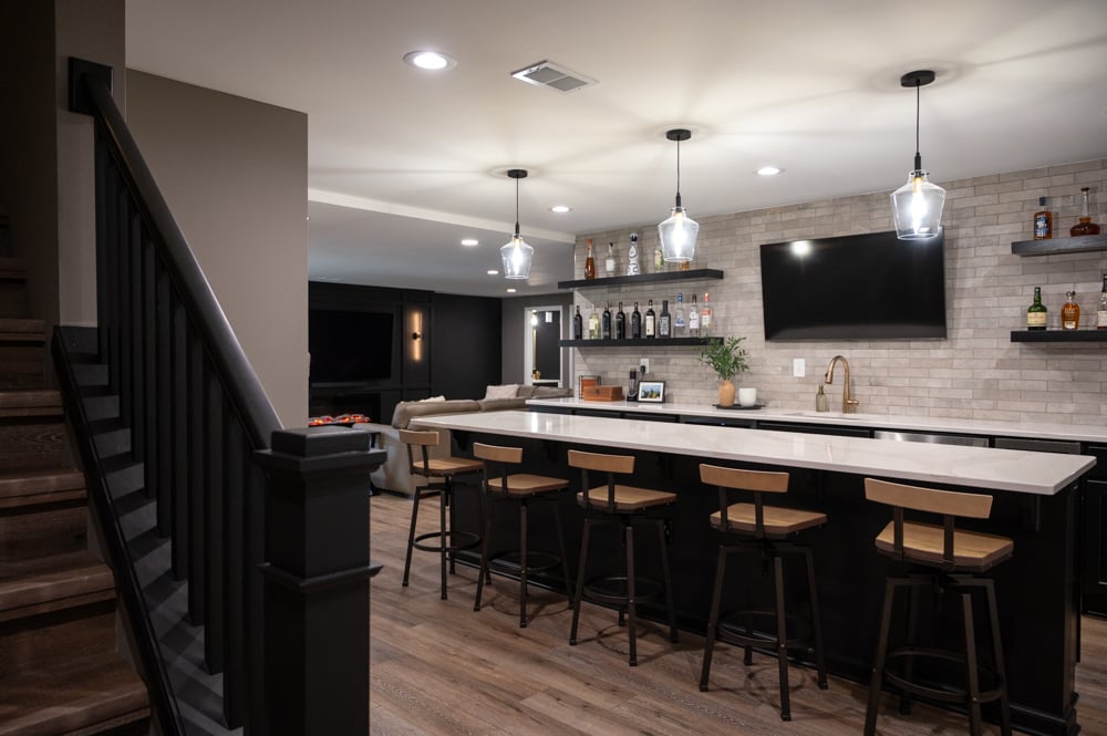 Finished Basement with Seated Bar and Half Bath in South Lyon, MI