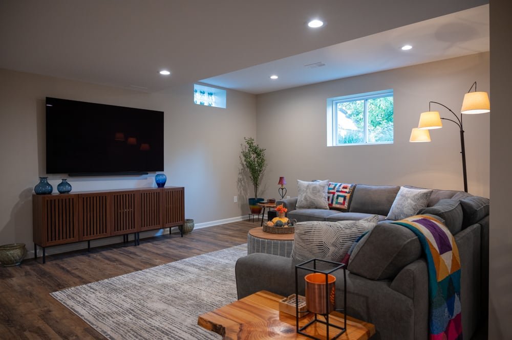 Finished Basement with Seated Bar, Home Gym and Bathroom in Rochester, MI
