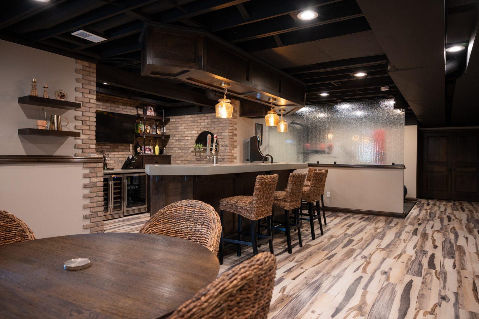 5 Benefits of Vinyl Plank Flooring Basements Plus