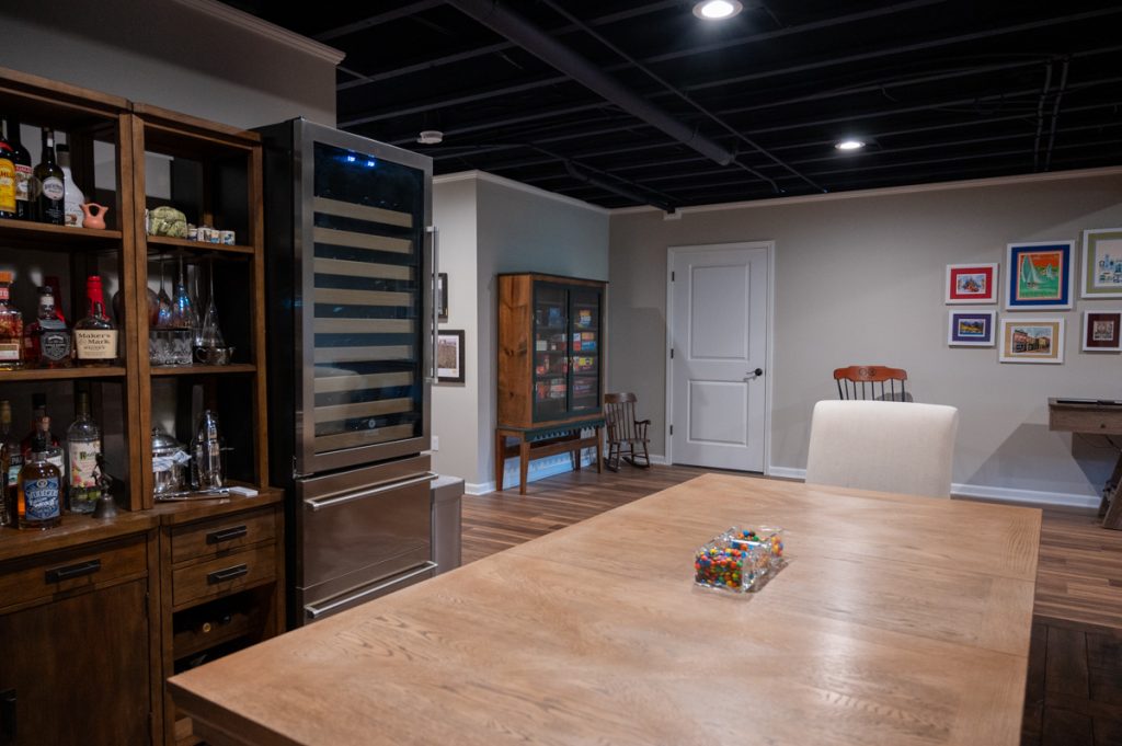 Finished basement dry bar in Pittsfield Twp. Ann Arbor, Michigan
